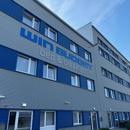 Winbudget "Bed&Breakfast" Wiener Neustadt Luaran gambar