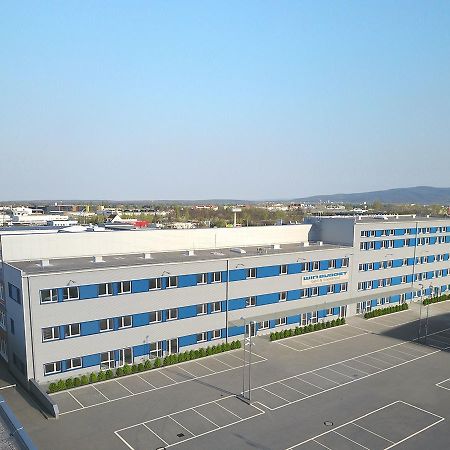 Winbudget "Bed&Breakfast" Wiener Neustadt Luaran gambar
