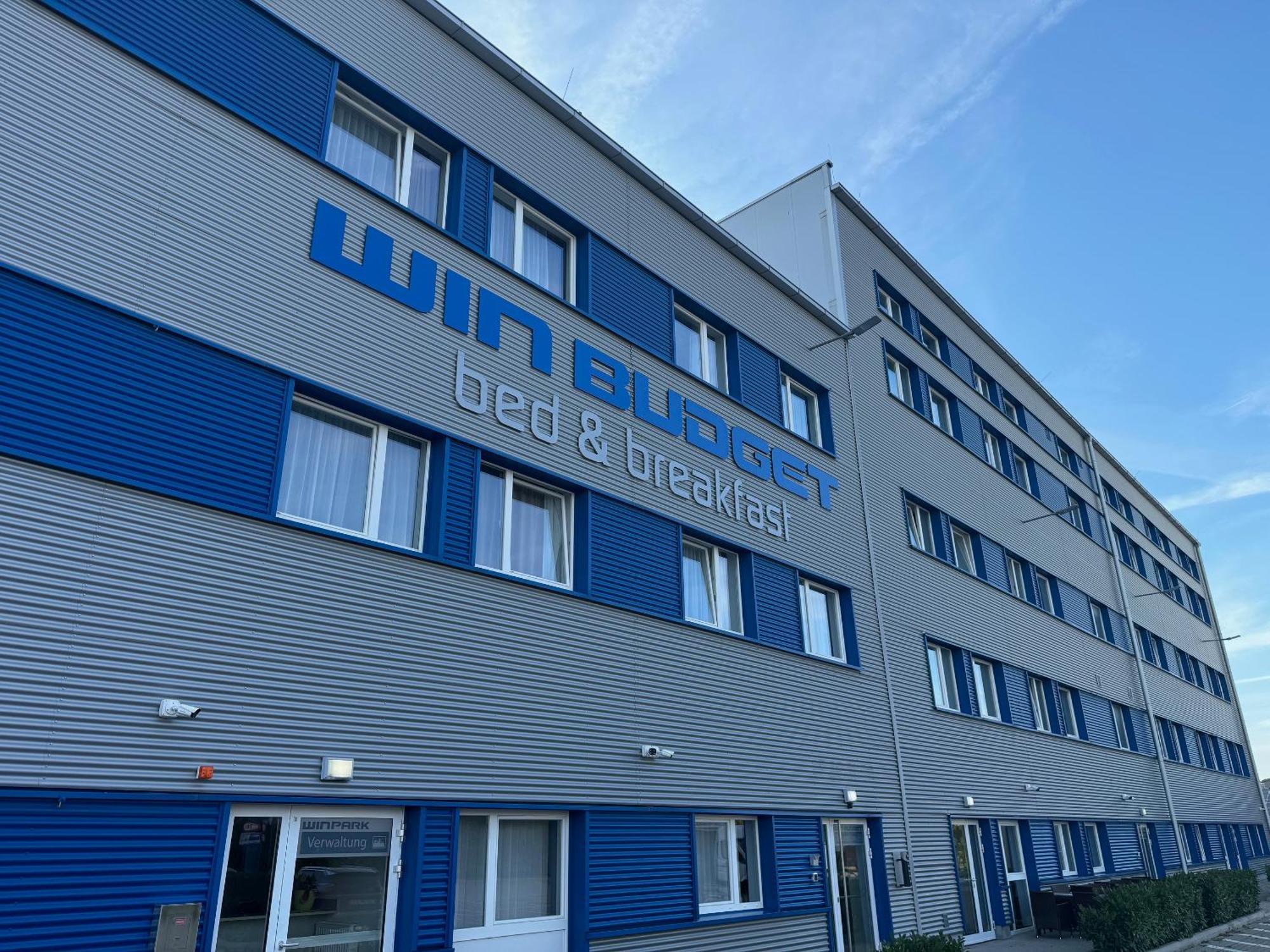 Winbudget "Bed&Breakfast" Wiener Neustadt Luaran gambar