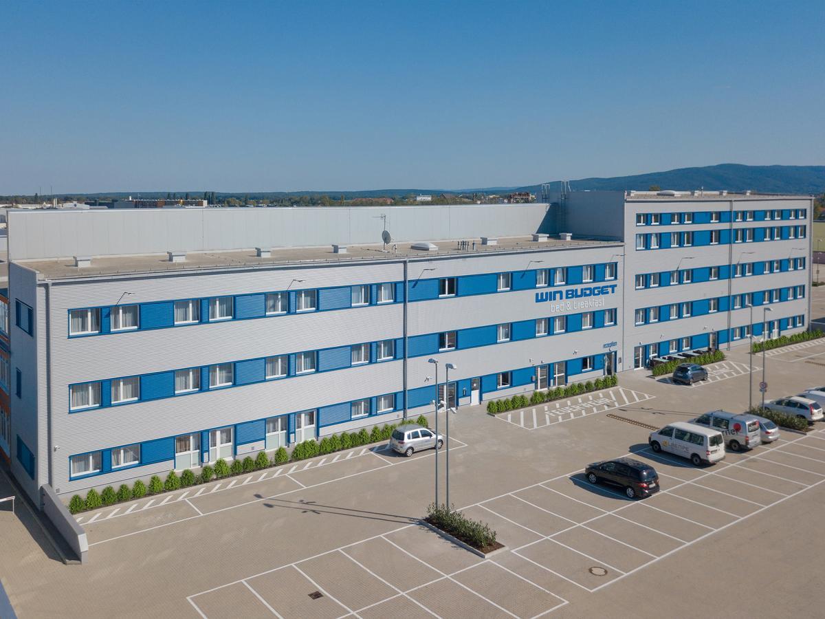 Winbudget "Bed&Breakfast" Wiener Neustadt Luaran gambar